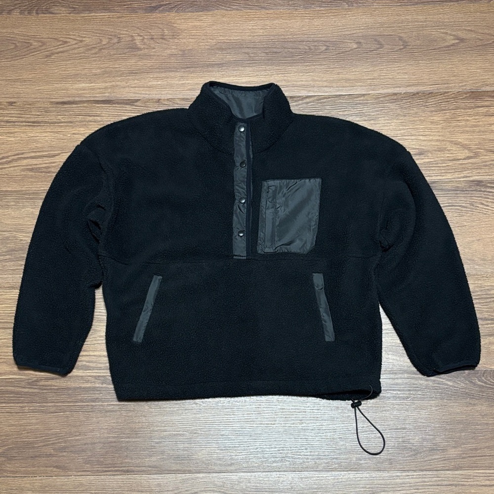 Wilo Black Fleece Pullover with Front Pocket